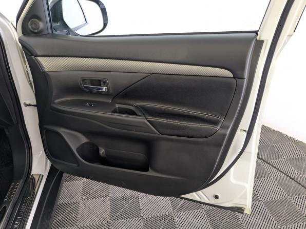 Mitsubishi Outlander III Рестайлинг 2 с пробегом 2018 года, цена 2 150 000 рублей, 93605 км, внедорожник, Автокод Объявления