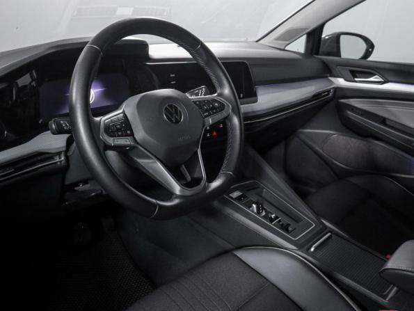 Volkswagen Golf VIII с пробегом 2020 года, цена 2 649 000 рублей, 30000 км, хэтчбек, Автокод Объявления