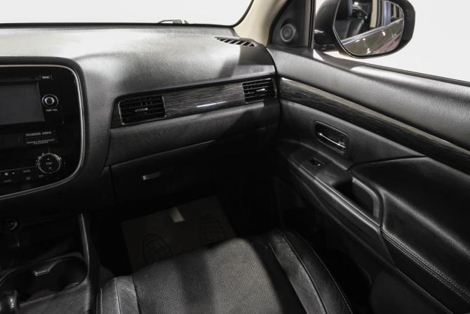 Mitsubishi Outlander III Рестайлинг 2 с пробегом 2015 года, цена 2 049 000 рублей, 166420 км, внедорожник, Автокод Объявления