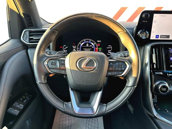 Lexus LX IV с пробегом 2024 года, цена 17 300 000 рублей, 7400 км, внедорожник, Автокод Объявления