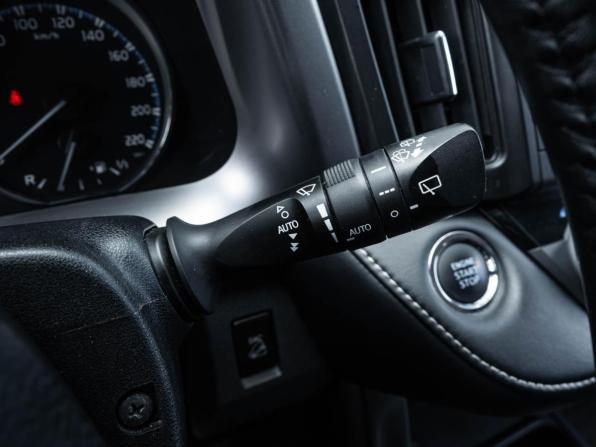 Toyota RAV4 IV (XA40) Рестайлинг с пробегом 2019 года, цена 3 464 000 рублей, 41295 км, внедорожник, Автокод Объявления