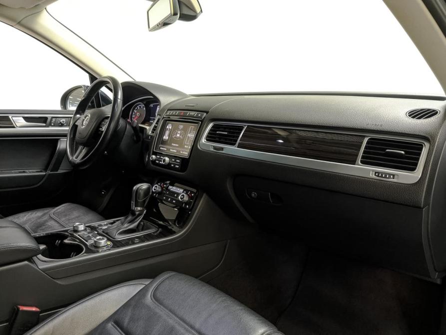Volkswagen Touareg II Рестайлинг Санкт-Петербург  - изображение 13