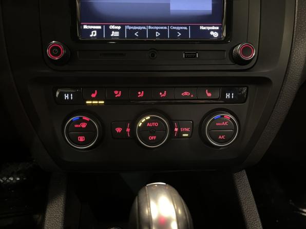 Volkswagen Jetta VI Рестайлинг с пробегом 2018 года, цена 1 470 000 рублей, 101271 км, седан, Автокод Объявления