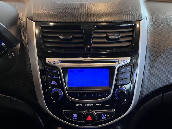 Hyundai Solaris I с пробегом 2012 года, цена 726 000 рублей, 214527 км, седан, Автокод Объявления