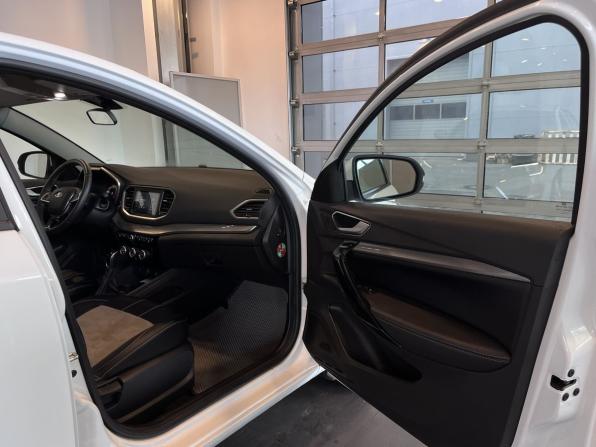 Lada (ВАЗ) Vesta I Рестайлинг (NG) с пробегом 2024 года, цена 1 360 000 рублей, 69285 км, седан, Автокод Объявления