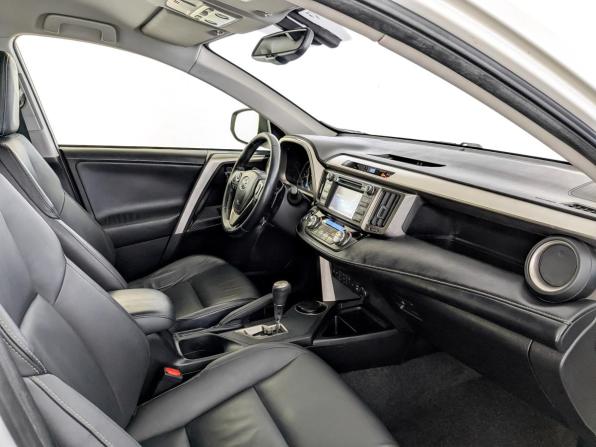 Toyota RAV4 IV (XA40) с пробегом 2015 года, цена 1 825 000 рублей, 236892 км, внедорожник, Автокод Объявления