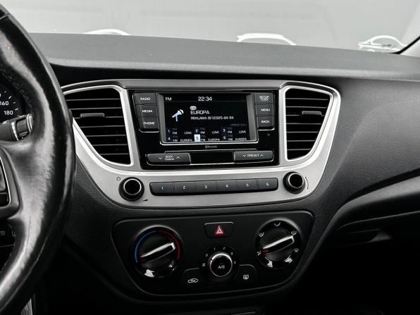 Hyundai Solaris II с пробегом 2019 года, цена 1 372 700 рублей, 128326 км, седан, Автокод Объявления