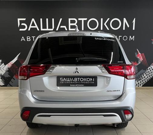 Mitsubishi Outlander III Рестайлинг 3 с пробегом 2019 года, цена 2 200 000 рублей, 125025 км, внедорожник, Автокод Объявления