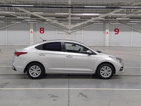 Hyundai Solaris II с пробегом 2018 года, цена 975 000 рублей, 217232 км, седан, Автокод Объявления