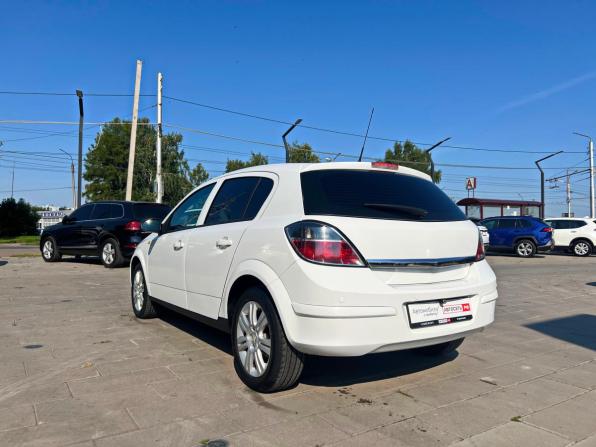 Opel Astra H Рестайлинг с пробегом 2011 года, цена 548 000 рублей, 202384 км, хэтчбек, Автокод Объявления