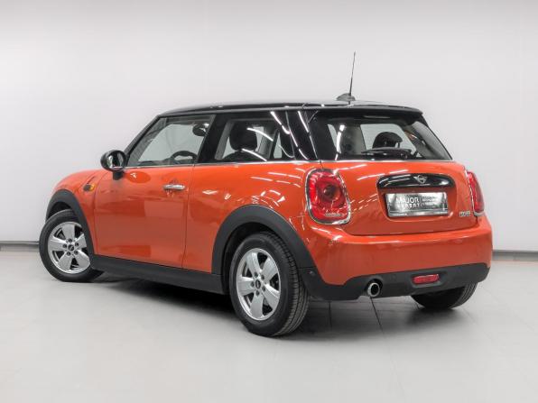 Mini Hatch III (F55/F56) Рестайлинг с пробегом 2019 года, цена 1 915 000 рублей, 42925 км, хэтчбек, Автокод Объявления