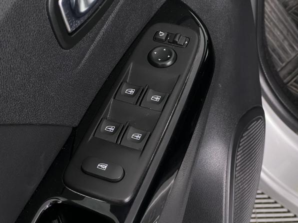 Renault Kaptur I Рестайлинг с пробегом 2021 года, цена 1 790 000 рублей, 46449 км, внедорожник, Автокод Объявления