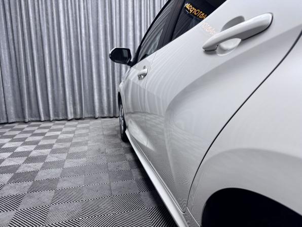 Toyota Yaris IV с пробегом 2020 года, цена 1 400 000 рублей, 65289 км, хэтчбек, Автокод Объявления