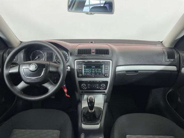 Skoda Octavia II (A5) Рестайлинг с пробегом 2012 года, цена 640 000 рублей, 190542 км, лифтбек, Автокод Объявления