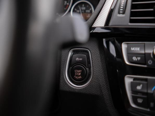 BMW 3 серии VI (F3x) Рестайлинг с пробегом 2017 года, цена 3 499 000 рублей, 44270 км, седан, Автокод Объявления