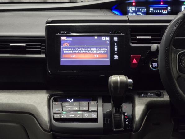 Honda Stepwgn V с пробегом 2015 года, цена 1 530 000 рублей, 138000 км, минивэн, Автокод Объявления