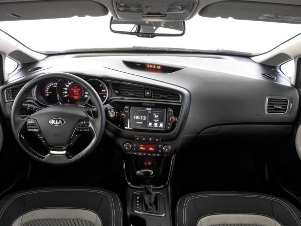 Kia Ceed II Рестайлинг с пробегом 2018 года, цена 1 350 000 рублей, 140589 км, универсал, Автокод Объявления