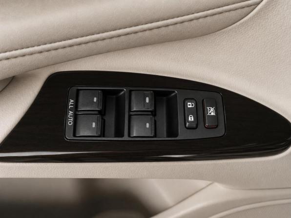 Lexus LX III Рестайлинг с пробегом 2015 года, цена 5 479 000 рублей, 220228 км, внедорожник, Автокод Объявления