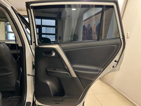 Toyota RAV4 IV (XA40) Рестайлинг с пробегом 2018 года, цена 2 250 000 рублей, 207202 км, внедорожник, Автокод Объявления