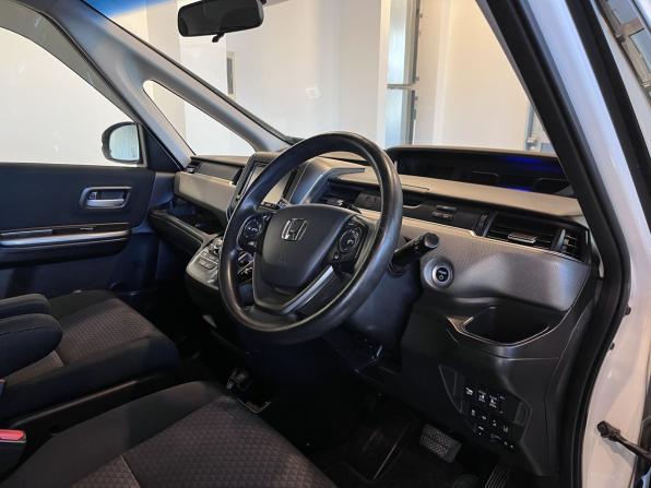 Honda Freed II с пробегом 2017 года, цена 1 625 000 рублей, 110703 км, компактвэн, Автокод Объявления