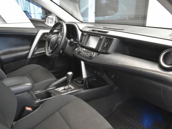 Toyota RAV4 IV (XA40) Рестайлинг с пробегом 2018 года, цена 2 435 000 рублей, 155500 км, внедорожник, Автокод Объявления