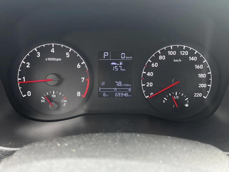 Hyundai Solaris II Буинск  - изображение 10