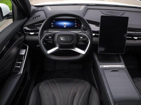 Geely Preface I с пробегом 2024 года, цена 2 499 000 рублей, 21267 км, седан, Автокод Объявления