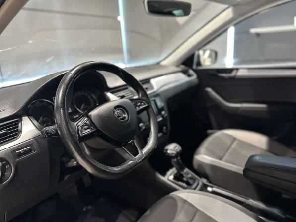 Skoda Rapid I Рестайлинг с пробегом 2019 года, цена 1 090 000 рублей, 194000 км, лифтбек, Автокод Объявления