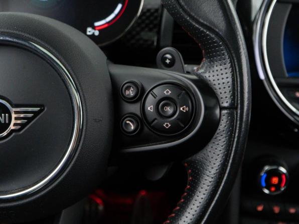 Mini Hatch III (F55/F56) Рестайлинг с пробегом 2021 года, цена 3 399 444 рубля, 49431 км, хэтчбек, Автокод Объявления