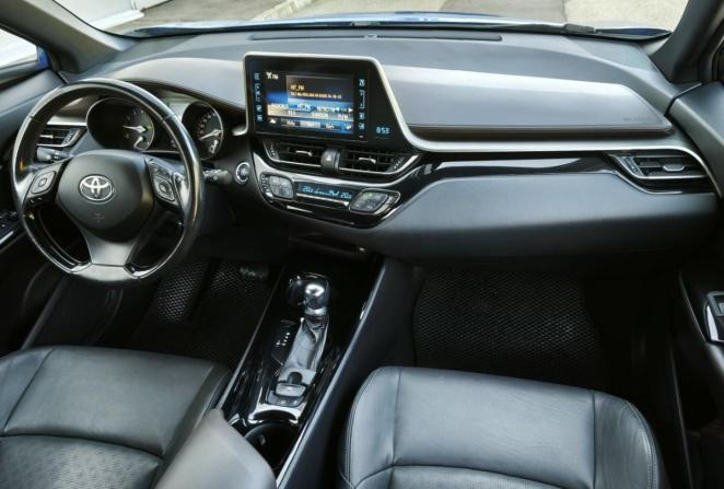 Toyota C-HR I с пробегом 2018 года, цена 1 950 000 рублей, 88006 км, внедорожник, Автокод Объявления