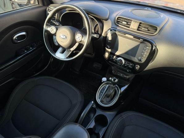 Kia Soul II Рестайлинг с пробегом 2019 года, цена 1 620 000 рублей, 78000 км, хэтчбек, Автокод Объявления