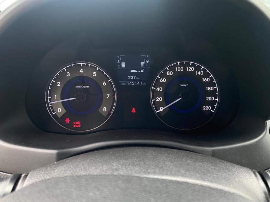 Hyundai Solaris I Великий Новгород  - изображение 12