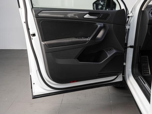 Volkswagen Tiguan II с пробегом 2019 года, цена 2 890 000 рублей, 121740 км, внедорожник, Автокод Объявления