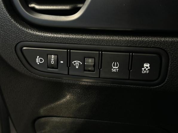 Kia Rio IV Рестайлинг с пробегом 2021 года, цена 1 897 000 рублей, 40304 км, хэтчбек, Автокод Объявления