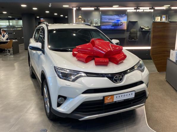 Toyota RAV4 IV (XA40) Рестайлинг с пробегом 2017 года, цена 2 850 000 рублей, 107117 км, внедорожник, Автокод Объявления