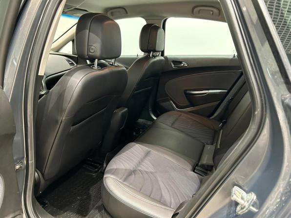 Opel Astra J Рестайлинг с пробегом 2013 года, цена 679 000 рублей, 149447 км, седан, Автокод Объявления
