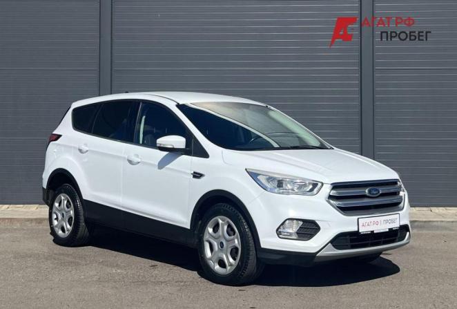 Ford Kuga II Рестайлинг с пробегом 2018 года, цена 1 685 000 рублей, 124000 км, внедорожник, Автокод Объявления