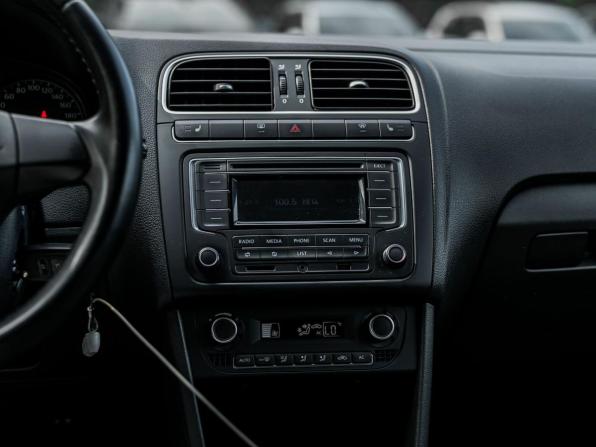 Volkswagen Polo V с пробегом 2013 года, цена 655 000 рублей, 176606 км, седан, Автокод Объявления