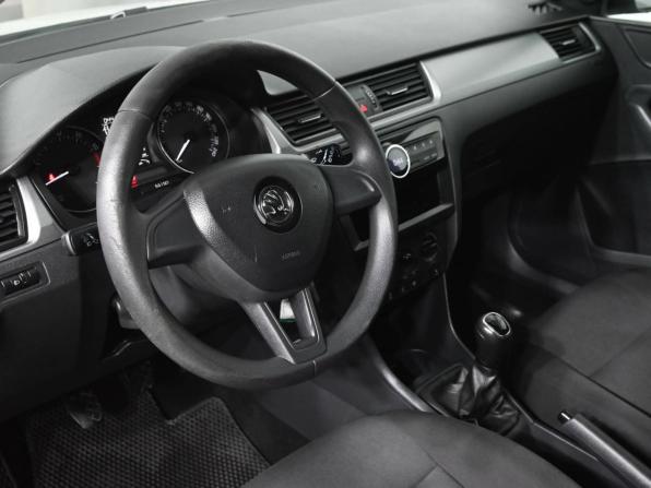 Skoda Rapid I с пробегом 2016 года, цена 990 000 рублей, 153419 км, лифтбек, Автокод Объявления