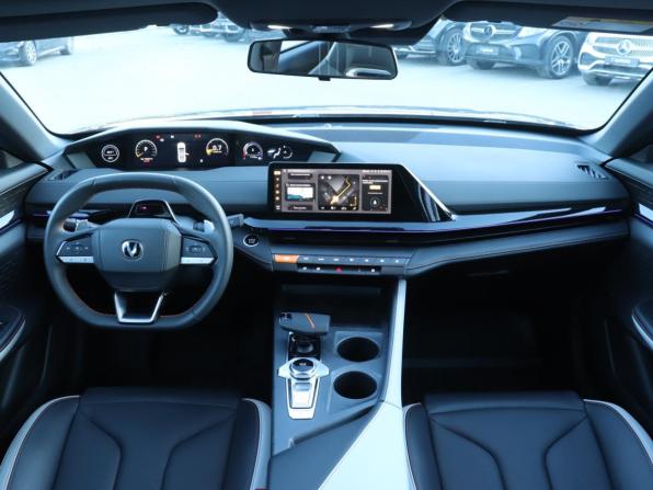 Changan UNI-V I с пробегом 2024 года, цена 2 328 000 рублей, 16229 км, лифтбек, Автокод Объявления