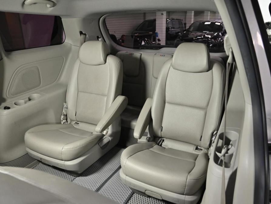 Kia Carnival III Москва  - изображение 16