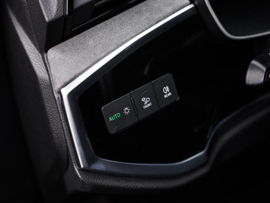Audi Q3 II (F3) Санкт-Петербург  - изображение 25