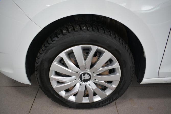 Skoda Rapid I Рестайлинг с пробегом 2019 года, цена 1 399 000 рублей, 46000 км, лифтбек, Автокод Объявления