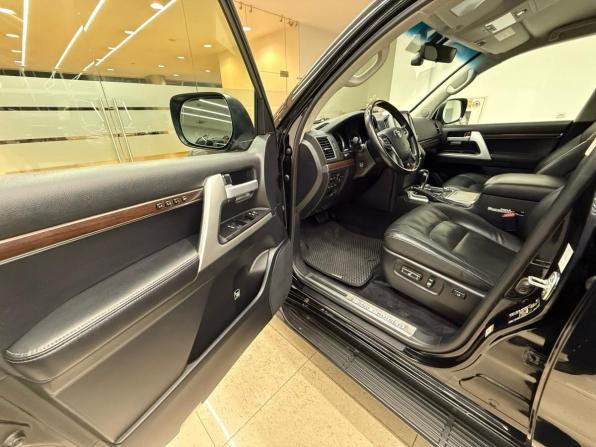 Toyota Land Cruiser 200 Series Рестайлинг 2 с пробегом 2018 года, цена 6 200 000 рублей, 245486 км, внедорожник, Автокод Объявления