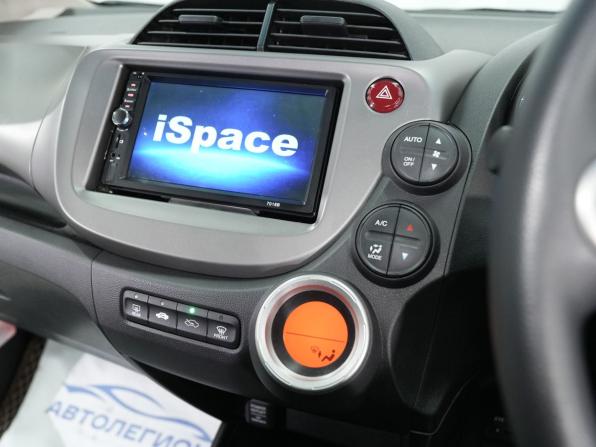 Honda Fit II с пробегом 2013 года, цена 1 040 000 рублей, 57000 км, хэтчбек, Автокод Объявления