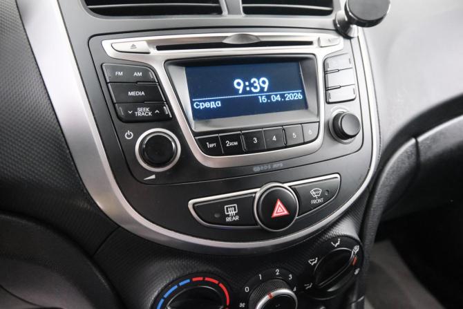 Hyundai Solaris I Рестайлинг с пробегом 2016 года, цена 1 349 000 рублей, 60000 км, седан, Автокод Объявления