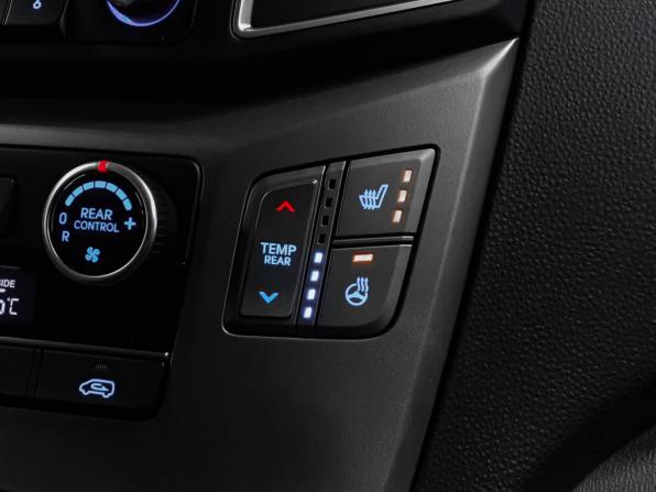 Hyundai H-1 II Рестайлинг 2 с пробегом 2021 года, цена 3 225 000 рублей, 98690 км, минивэн, Автокод Объявления