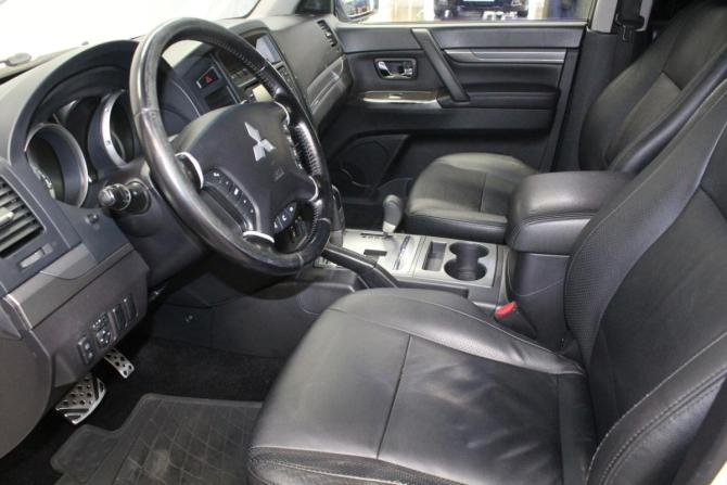 Mitsubishi Pajero IV Рестайлинг 1 с пробегом 2011 года, цена 1 819 000 рублей, 319213 км, внедорожник, Автокод Объявления
