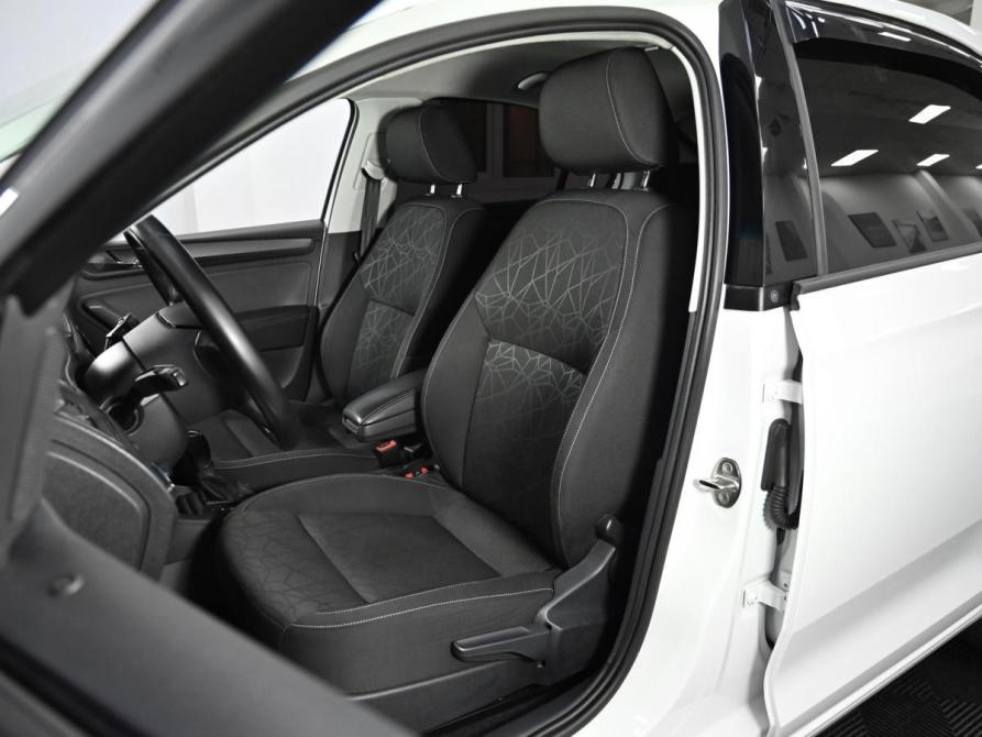 Skoda Rapid I Рестайлинг Москва  - изображение 12