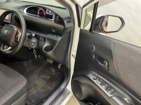 Toyota Sienta II Рестайлинг с пробегом 2019 года, цена 1 470 000 рублей, 122963 км, компактвэн, Автокод Объявления